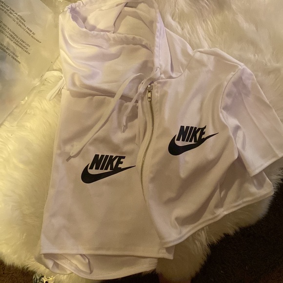 Cropped outfit - Picture 5 of 5